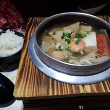 空港のフードコート