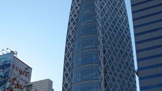 西新宿の代表的な高層ビル