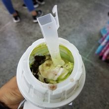 カチャン味のマックフルーリー