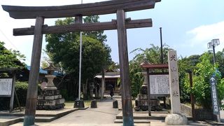 靖国系　素朴な神社