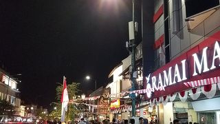 真夜中でも人が沢山