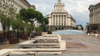 旧共産党本部がある通り