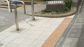 様々な遊具がある