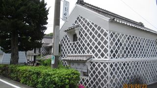 明治の立派な建物です