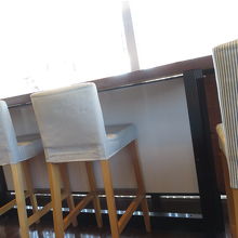 カウンター席もあります