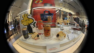 スヌーピーフェア開催中、ここ限定のアイテムも。