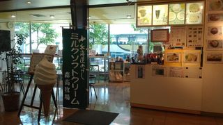 釧路空港到着階で厚岸のソフトクリームを