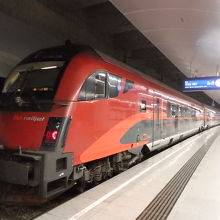 ウィーン中央駅行のRJ
