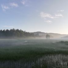 朝もやの尾瀬沼