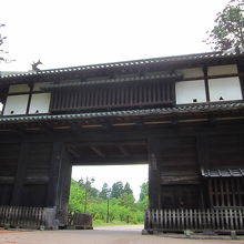 三の丸東門も近くに市内循環￥１００バス停在り