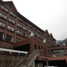 湯の山温泉の大型洋風ホテルです。