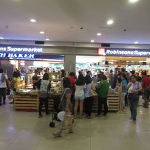 ロビンソン プレイス マニラ