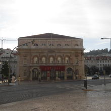 一番手前の道が通りへの始点