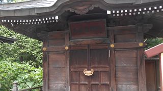 浅草寺本堂、左側、影向堂近くにあります