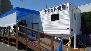 海水浴で有名な猿島に行けます