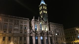 テルミニ駅南にあるカトリック4大聖堂の1つ