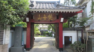 辰巳屋惣兵衛が眠っています