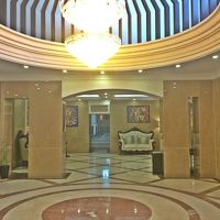 ロビ－の右手方向に大浴場です。