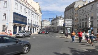 旧市街という雰囲気でなくなってくる