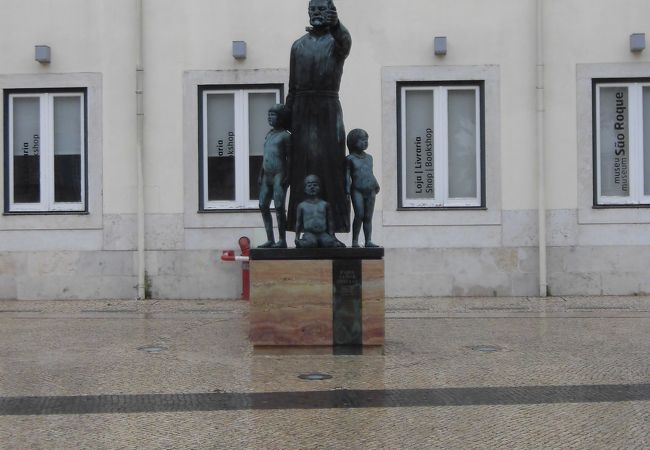 Statue of Father Antonio Viera