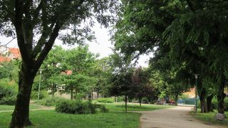 聖フラーニョ教会の向かい