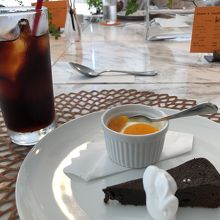 プラマンジュとチョコレートケーキ