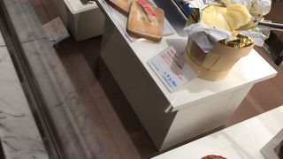 エシレ・パティスリー オ ブールは並んでいませんでした