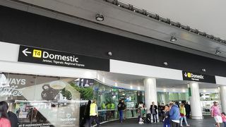 入国審査厳しい