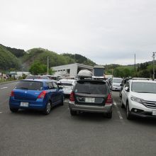 人気の道の駅なので駐車場はほぼ満車でした