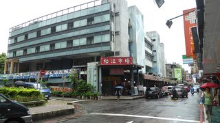 那覇市の公設市場に似ている