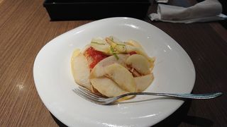 絶品 桃のフルーツパスタ