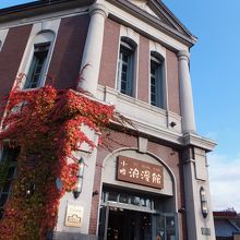 角地が入り口。