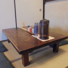 店内は座敷のほかテーブル席があります