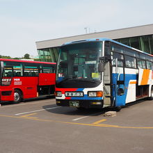 鴛泊フェリーターミナルにて。