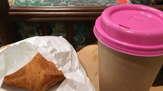 クイーンカピオラニホテルの1Fにある美味しいコーヒーの店