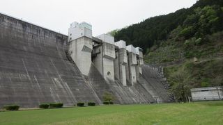 関西でも有数の「地域に開放されたダム」と言う称号は伊達ではありません
