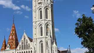 壁や柱の装飾が独特でした