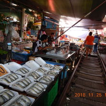 魚（首折れ魚）が売っていますが・・・