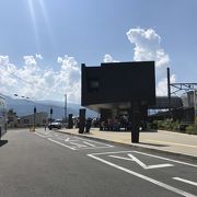 いい駅になったな、中央本線小渕沢駅