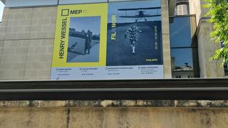 高名な欧米と日本の写真家の作品が見られます