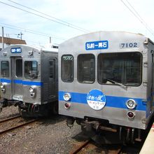 黒石駅構内　デハ７０００系と７１００系