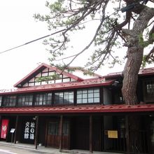 元銭湯にもあるこみせ～