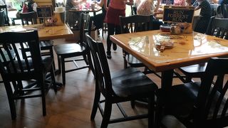 たくさんのアトラクション！飲食店！