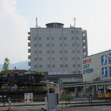 駅前のホテルの外観 