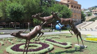 Sculpture Antelope Jumping