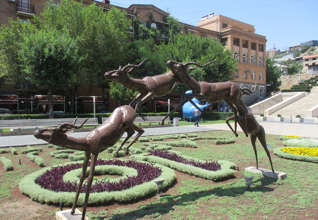 Sculpture Antelope Jumping