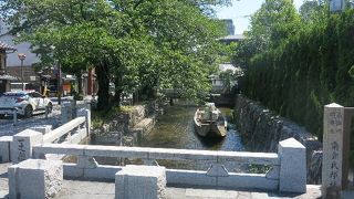 趣きある人工川