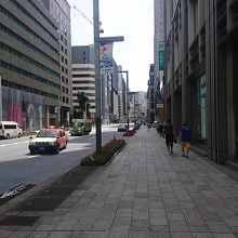 この日本橋より先が銀座中央通り