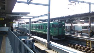 2019年８月11日現在、東舞鶴７時59分発普通列車福知山行きは国鉄製の車両での運転でした