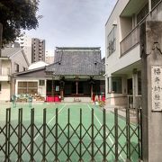 建物は、日本の伝統様式でなかなかきれい